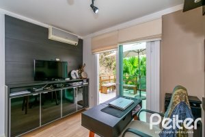 Casa à venda com 190m², 3 dormitórios, 3 suítes, 4 vagas, no bairro Jardim Isabel em Porto Alegre