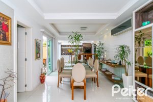 Casa à venda com 190m², 3 dormitórios, 3 suítes, 4 vagas, no bairro Jardim Isabel em Porto Alegre