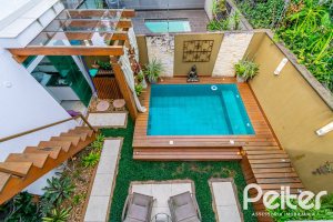 Casa à venda com 190m², 3 dormitórios, 3 suítes, 4 vagas, no bairro Jardim Isabel em Porto Alegre