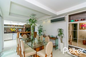 Casa à venda com 190m², 3 dormitórios, 3 suítes, 4 vagas, no bairro Jardim Isabel em Porto Alegre