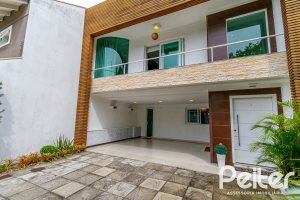 Casa à venda com 190m², 3 dormitórios, 3 suítes, 4 vagas, no bairro Jardim Isabel em Porto Alegre