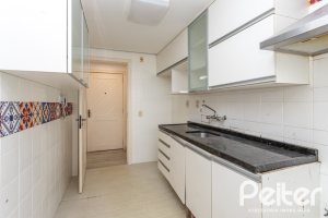 Apartamento à venda com 76m², 2 dormitórios, 1 suíte, 1 vaga, no bairro Tristeza em PORTO ALEGRE