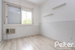 Apartamento à venda com 76m², 2 dormitórios, 1 suíte, 1 vaga, no bairro Tristeza em PORTO ALEGRE