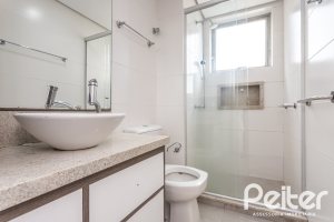 Apartamento à venda com 76m², 2 dormitórios, 1 suíte, 1 vaga, no bairro Tristeza em PORTO ALEGRE