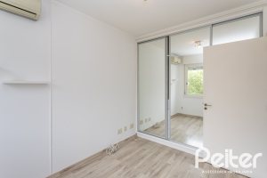 Apartamento à venda com 76m², 2 dormitórios, 1 suíte, 1 vaga, no bairro Tristeza em PORTO ALEGRE