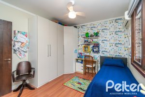 Casa em Condomínio à venda com 226m², 3 dormitórios, 2 suítes, 2 vagas, no bairro Vila Assunção em Porto Alegre