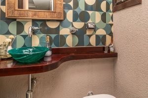 Casa em Condomínio à venda com 226m², 3 dormitórios, 2 suítes, 2 vagas, no bairro Vila Assunção em Porto Alegre