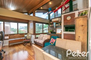 Casa em Condomínio à venda com 226m², 3 dormitórios, 2 suítes, 2 vagas, no bairro Vila Assunção em Porto Alegre