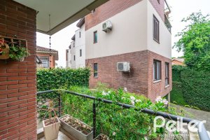 Casa em Condomínio à venda com 226m², 3 dormitórios, 2 suítes, 2 vagas, no bairro Vila Assunção em Porto Alegre