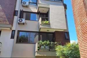 Casa em Condomínio à venda com 226m², 3 dormitórios, 2 suítes, 2 vagas, no bairro Vila Assunção em Porto Alegre