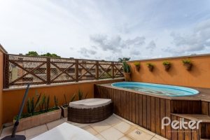 Casa em Condomínio à venda com 153m², 3 dormitórios, 1 suíte, 2 vagas, no bairro Tristeza em Porto Alegre