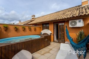 Casa em Condomínio à venda com 153m², 3 dormitórios, 1 suíte, 2 vagas, no bairro Tristeza em Porto Alegre