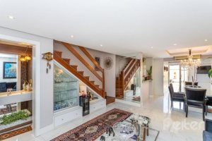 Casa em Condomínio à venda com 153m², 3 dormitórios, 1 suíte, 2 vagas, no bairro Tristeza em Porto Alegre