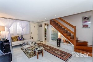 Casa em Condomínio à venda com 153m², 3 dormitórios, 1 suíte, 2 vagas, no bairro Tristeza em Porto Alegre