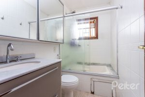 Casa em Condomínio à venda com 153m², 3 dormitórios, 1 suíte, 2 vagas, no bairro Tristeza em Porto Alegre