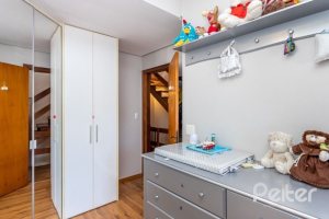 Casa em Condomínio à venda com 153m², 3 dormitórios, 1 suíte, 2 vagas, no bairro Tristeza em Porto Alegre