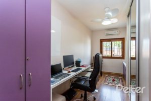 Casa em Condomínio à venda com 153m², 3 dormitórios, 1 suíte, 2 vagas, no bairro Tristeza em Porto Alegre