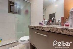 Apartamento à venda com 89m², 3 dormitórios, 1 suíte, 1 vaga, no bairro Ipanema em PORTO ALEGRE