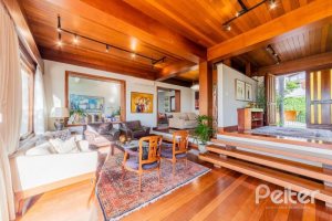 Casa à venda com 524m², 4 dormitórios, 4 suítes, 4 vagas, no bairro Vila Assunção em Porto Alegre