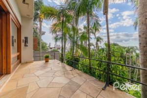 Casa à venda com 524m², 4 dormitórios, 4 suítes, 4 vagas, no bairro Vila Assunção em Porto Alegre