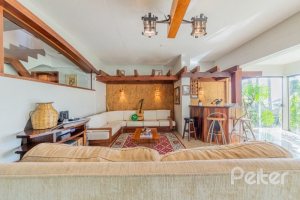 Casa à venda com 524m², 4 dormitórios, 4 suítes, 4 vagas, no bairro Vila Assunção em Porto Alegre