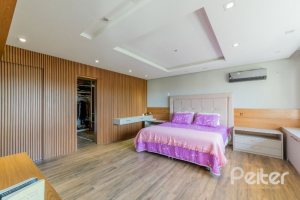 Casa à venda com 524m², 4 dormitórios, 4 suítes, 4 vagas, no bairro Vila Assunção em Porto Alegre