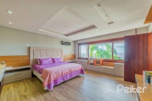 Casa à venda com 524m², 4 dormitórios, 4 suítes, 4 vagas, no bairro Vila Assunção em Porto Alegre