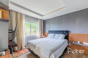 Casa à venda com 524m², 4 dormitórios, 4 suítes, 4 vagas, no bairro Vila Assunção em Porto Alegre