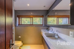 Casa à venda com 524m², 4 dormitórios, 4 suítes, 4 vagas, no bairro Vila Assunção em Porto Alegre