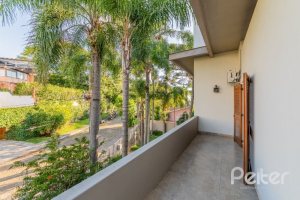 Casa à venda com 524m², 4 dormitórios, 4 suítes, 4 vagas, no bairro Vila Assunção em Porto Alegre