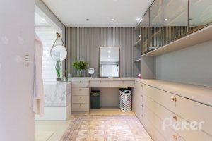 Casa à venda com 524m², 4 dormitórios, 4 suítes, 4 vagas, no bairro Vila Assunção em Porto Alegre