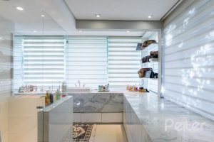 Casa à venda com 524m², 4 dormitórios, 4 suítes, 4 vagas, no bairro Vila Assunção em Porto Alegre