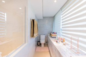 Casa à venda com 524m², 4 dormitórios, 4 suítes, 4 vagas, no bairro Vila Assunção em Porto Alegre