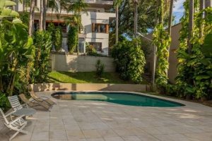 Casa à venda com 524m², 4 dormitórios, 4 suítes, 4 vagas, no bairro Vila Assunção em Porto Alegre