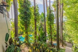 Casa à venda com 524m², 4 dormitórios, 4 suítes, 4 vagas, no bairro Vila Assunção em Porto Alegre