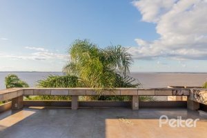 Casa à venda com 524m², 4 dormitórios, 4 suítes, 4 vagas, no bairro Vila Assunção em Porto Alegre