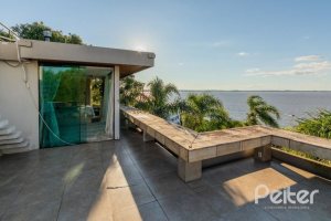 Casa à venda com 524m², 4 dormitórios, 4 suítes, 4 vagas, no bairro Vila Assunção em Porto Alegre