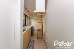 Casa em Condomínio à venda com 370m², 3 dormitórios, 3 suítes, 4 vagas, no bairro Terra Ville em PORTO ALEGRE