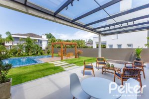 Casa em Condomínio à venda com 370m², 3 dormitórios, 3 suítes, 4 vagas, no bairro Terra Ville em PORTO ALEGRE