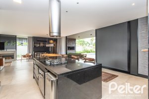 Casa em Condomínio à venda com 327m², 3 dormitórios, 3 suítes, 4 vagas, no bairro Terra Ville em PORTO ALEGRE