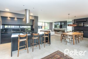 Casa em Condomínio à venda com 327m², 3 dormitórios, 3 suítes, 4 vagas, no bairro Terra Ville em PORTO ALEGRE