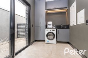 Casa em Condomínio à venda com 327m², 3 dormitórios, 3 suítes, 4 vagas, no bairro Terra Ville em PORTO ALEGRE