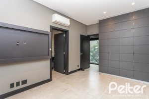 Casa em Condomínio à venda com 327m², 3 dormitórios, 3 suítes, 4 vagas, no bairro Terra Ville em PORTO ALEGRE