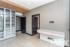 Casa em Condomínio à venda com 327m², 3 dormitórios, 3 suítes, 4 vagas, no bairro Terra Ville em PORTO ALEGRE