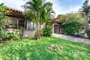 Casa à venda com 300m², 4 dormitórios, 2 suítes, 1 vaga, no bairro Jardim Isabel em Porto Alegre