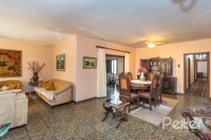 Casa à venda com 300m², 4 dormitórios, 2 suítes, 1 vaga, no bairro Jardim Isabel em Porto Alegre