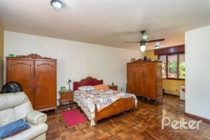 Casa à venda com 300m², 4 dormitórios, 2 suítes, 1 vaga, no bairro Jardim Isabel em Porto Alegre