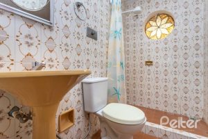 Casa à venda com 300m², 4 dormitórios, 2 suítes, 1 vaga, no bairro Jardim Isabel em Porto Alegre