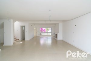 Casa à venda com 265m², 3 dormitórios, 3 suítes, 4 vagas, no bairro Vila Assunção em Porto Alegre