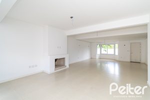 Casa à venda com 265m², 3 dormitórios, 3 suítes, 4 vagas, no bairro Vila Assunção em Porto Alegre